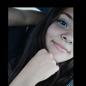 Meet your Posher, Laura valentina